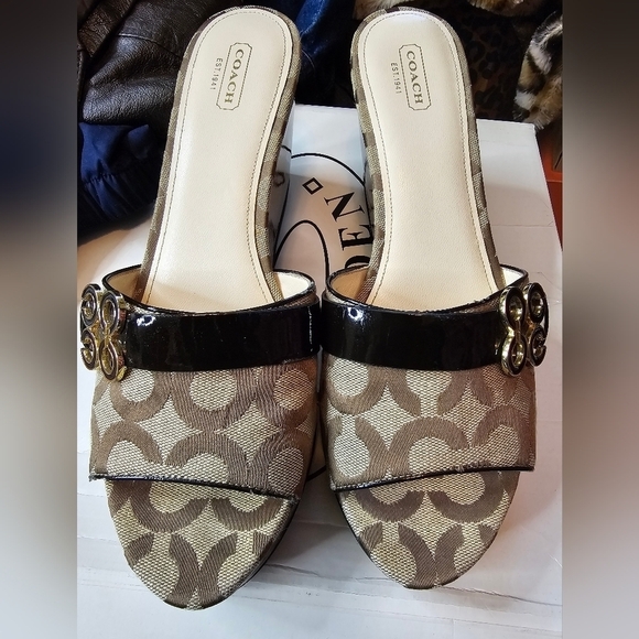AUTHENTIC GENUINE COACH SIGNATURE C WEDGE SANDALS SHOES SIZE 11 - Picture 2 of 15